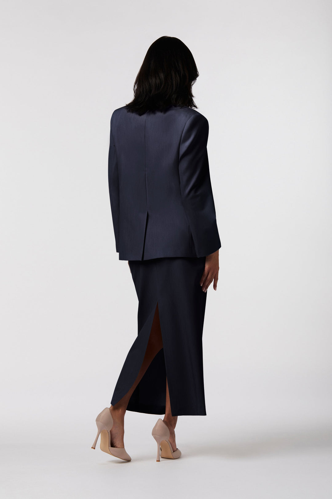 Completo Noto Oblise in crêpe fluido, colore blu navy