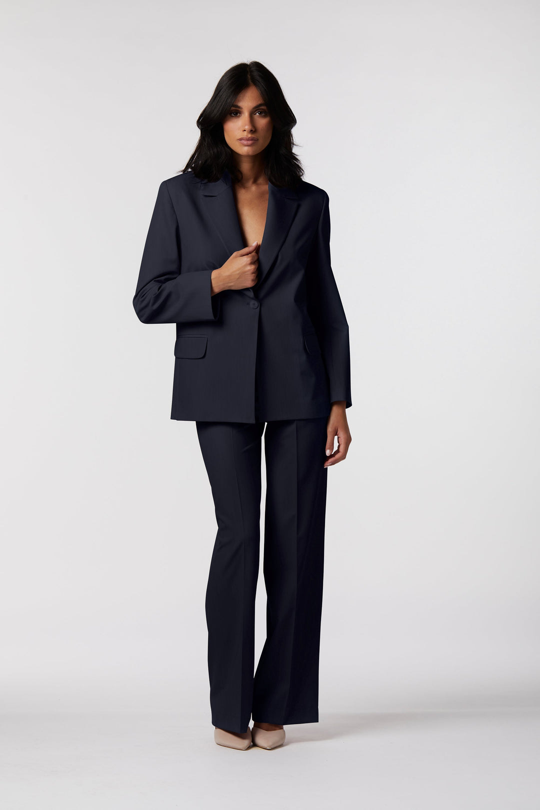 Tailleur Ostuni Oblise in crêpe fluido, colore blu navy