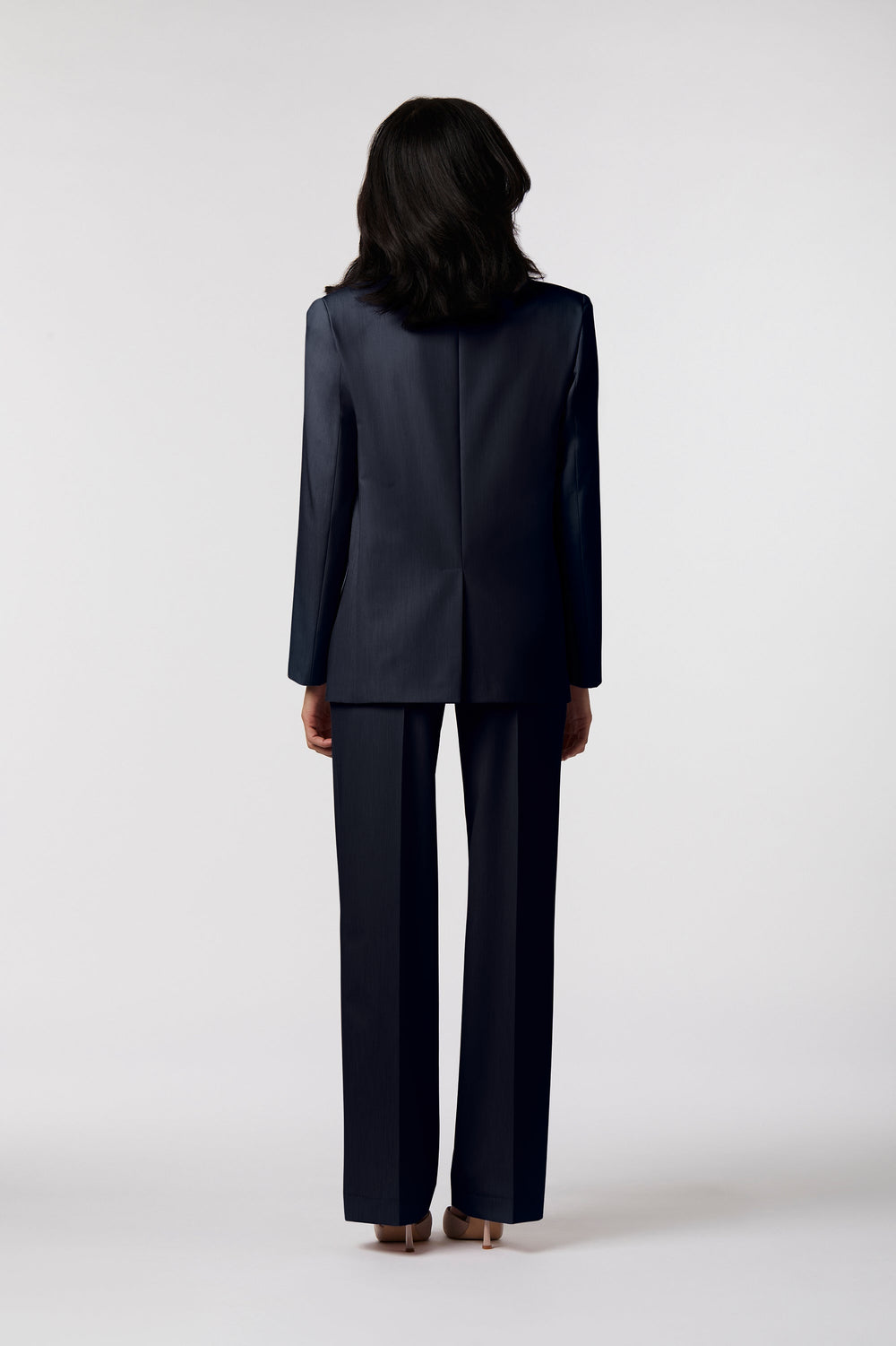 Tailleur Ostuni Oblise in crêpe fluido, colore blu navy