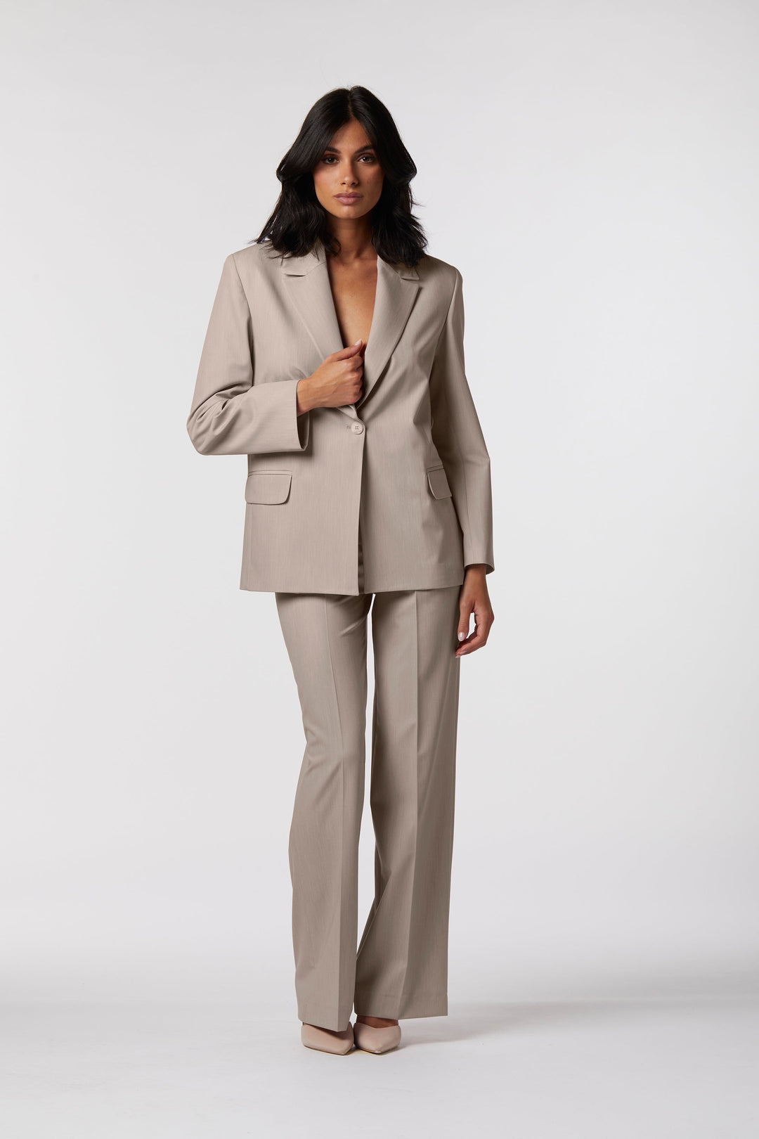 Tailleur Ostuni Oblise in crêpe fluido, colore tortora