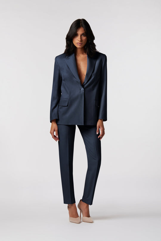 Tailleur Ostuni Oblise in crêpe fluido, colore blu navy